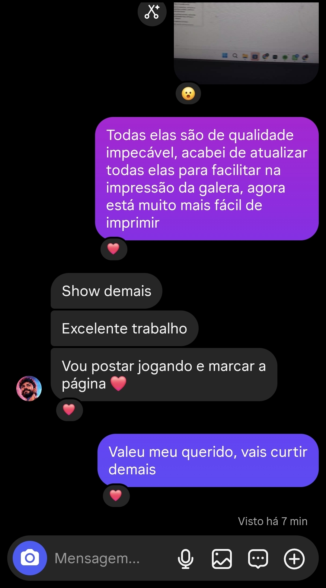 Print de conversa: cliente diz que as cartas têm qualidade impecável e vai publicar fotos jogando